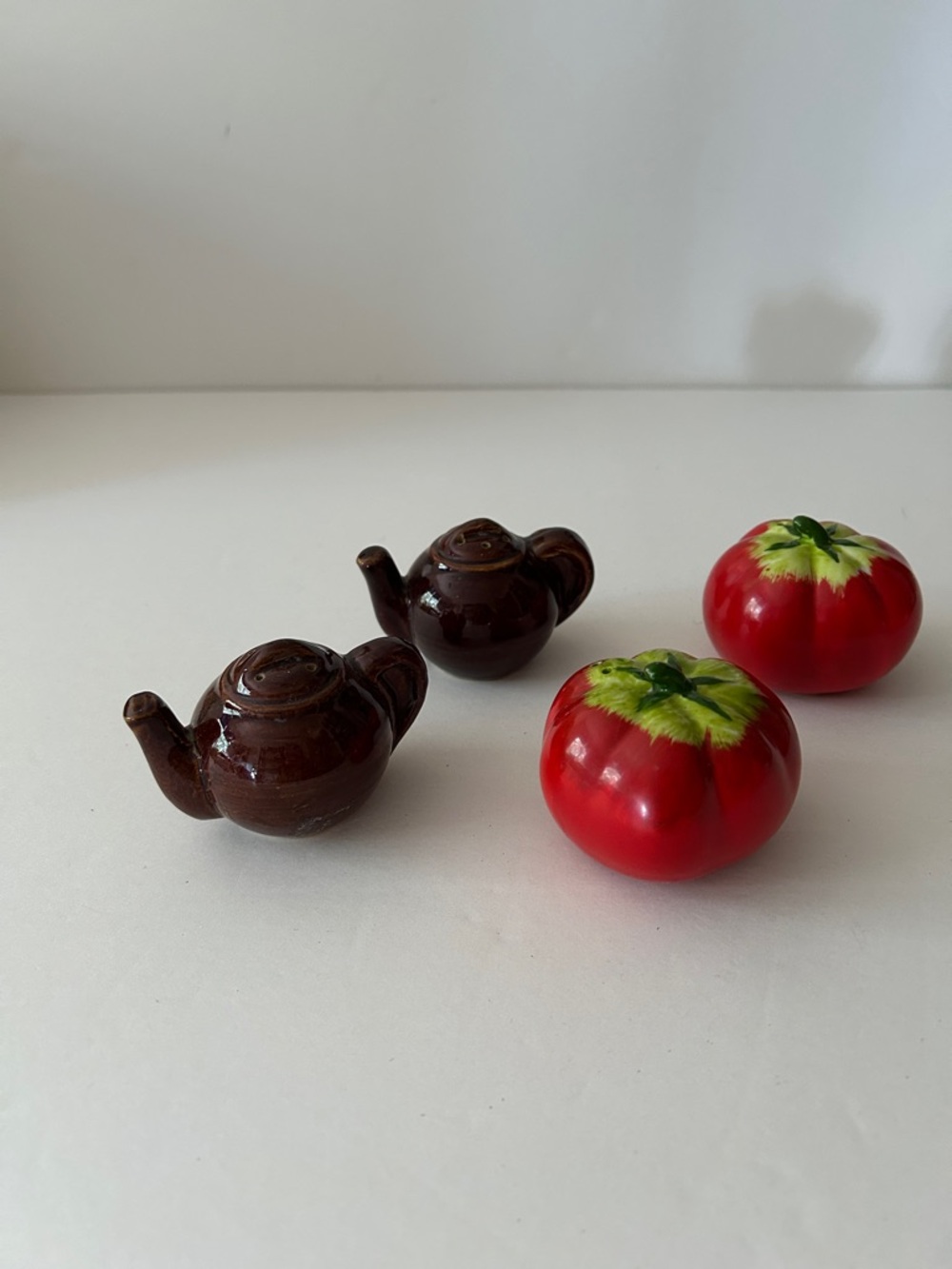 Ceramic Teapot Salt & Pepper Shakers with Tomato Shakers -and tea pot shakers